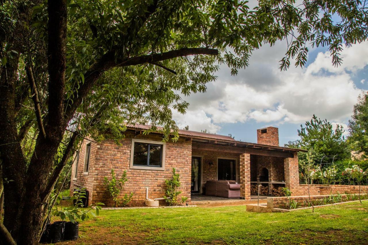 Tarry-Stone Cottages Dullstroom Exterior photo